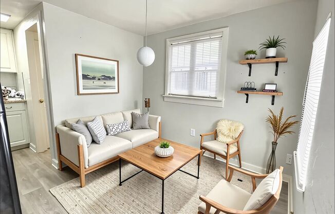 1 bed, 1 bath, 386 sqft, $1,100, Unit 7713-1