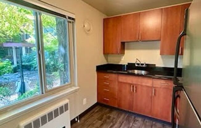 1 bed, 1 bath, 560 sqft, $1,750, Unit 202