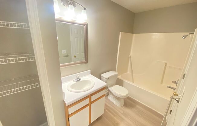 2 beds, 2 baths, 1,055 sqft, $1,200, Unit 5102