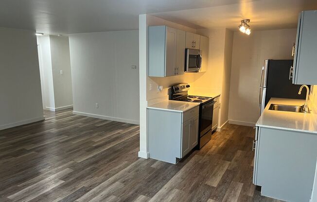 2 beds, 1 bath, 800 sqft, $1,895, Unit #2