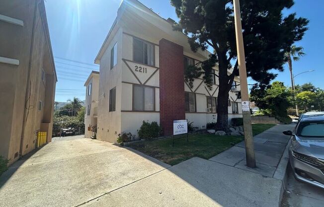 2211 N VERDUGO RD