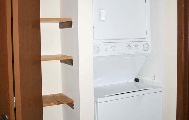 2 beds, 1 bath, 900 sqft, $1,419, Unit 2333-2