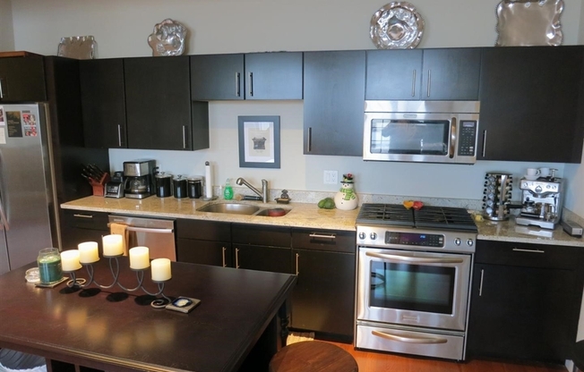 1 bed, 1 bath, 1,023 sqft, $3,550, Unit 220