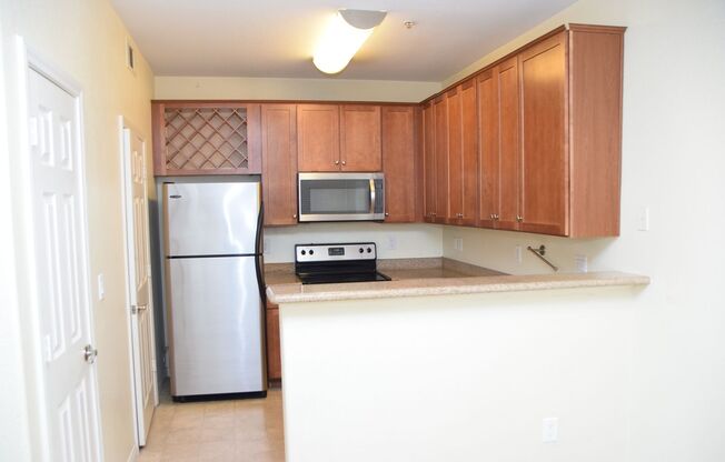 1 bed, 1 bath, 717 sqft, $1,150, Unit 4400 S. JONES BLVD.