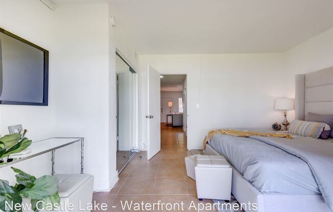 New Castle Lake - Waterfront Apartments