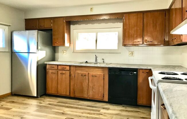 2 beds, 1 bath, $995, Unit Apt C