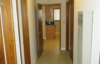 2 beds, 1 bath, $2,300, Unit T3522