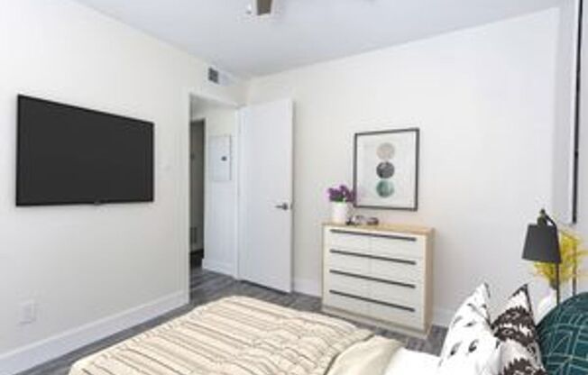 1 bed, 1 bath, 640 sqft, $999, Unit 1401-19