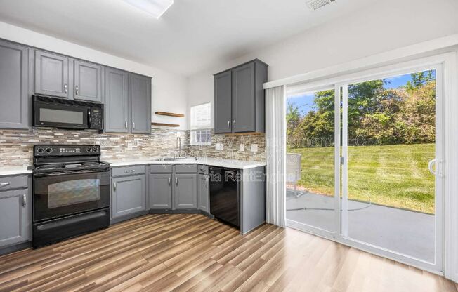 3 beds, 2.5 baths, 1,387 sqft, $1,695