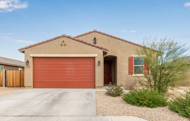 Energy Efficient Casa Grande 4 Bedroom Home!