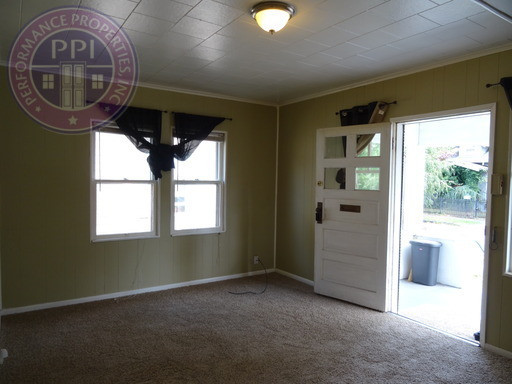 2 beds, 1 bath, $1,890