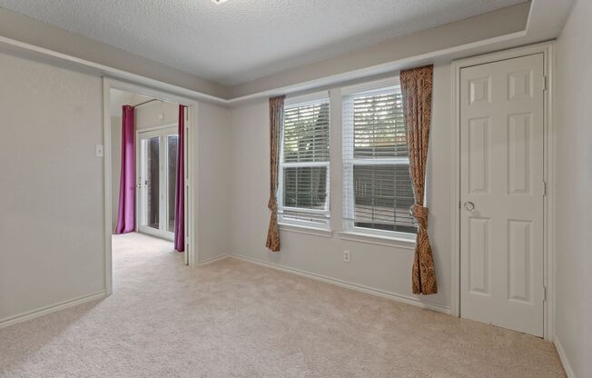 A quaint 3 bed, 2 bath home located in far North Dallas neighborhood of Bent Tree Gables