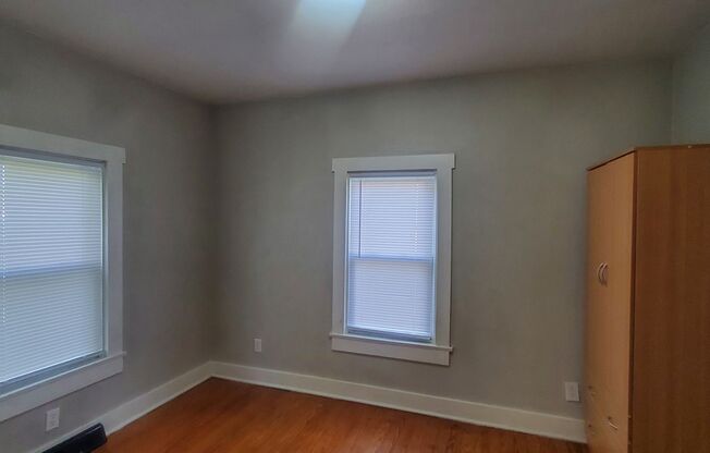 3 beds, 1 bath, $1,050