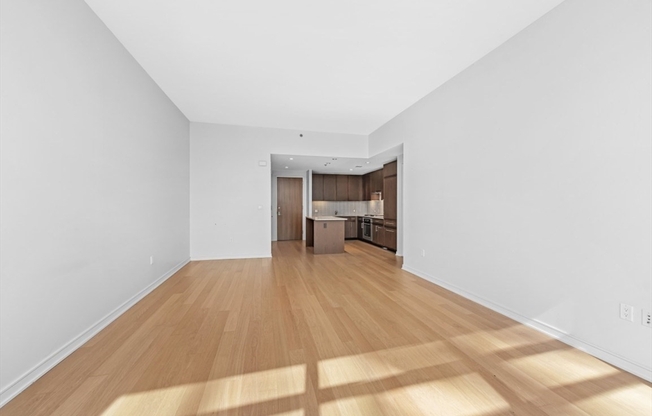 1 bed, 1.5 baths, 875 sqft, $4,800, Unit 811