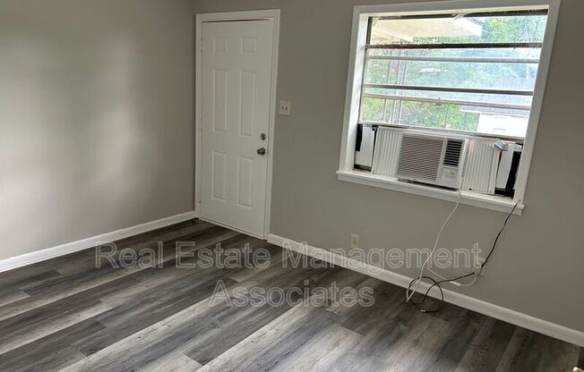 206 AUSTIN ST