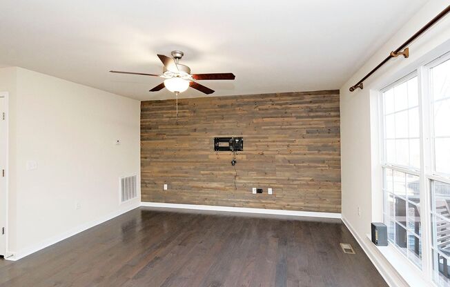 Pet-Friendly Home with Fenced Yard in Reedy Creek