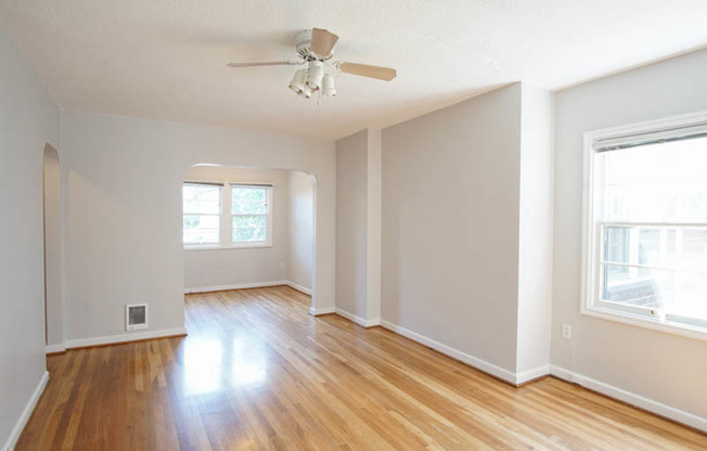 Charming NW 1-Bed Ready Late May!