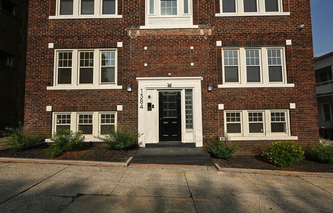 1 bed, 1 bath, 600 sqft, $1,050, Unit Unit 202