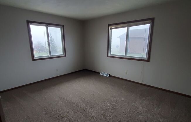 2 beds, 1 bath, 850 sqft, $850, Unit #6