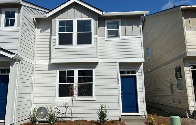 NEWER HOME IN EZ LIVING COMMUNITY IN HAZEL DELL