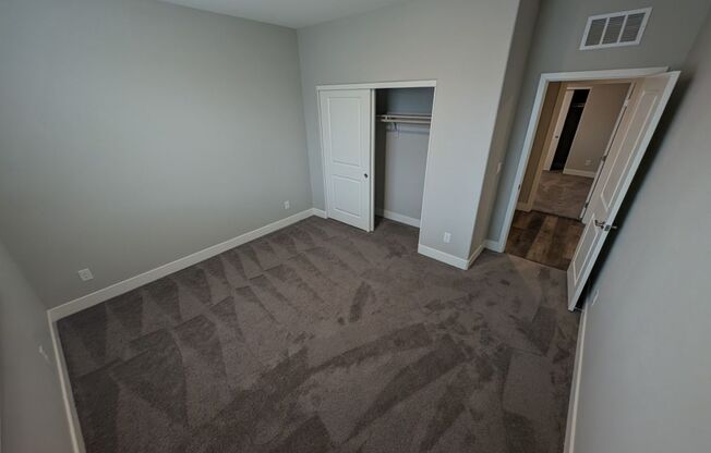 1039 FOREST FALCON DR