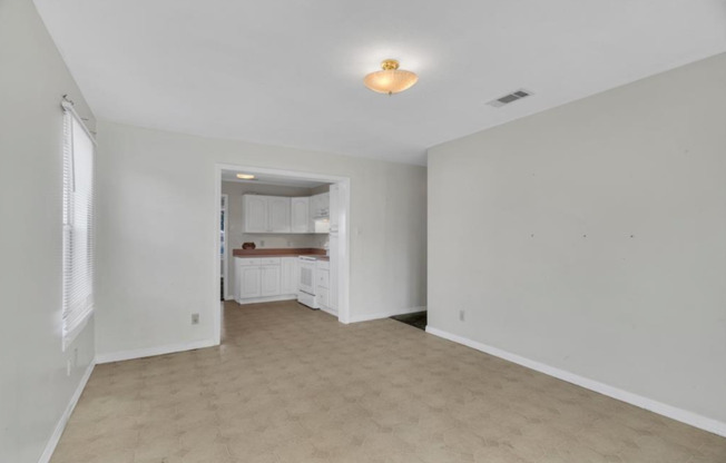 15 VIVIAN CT