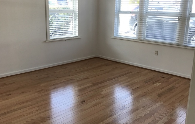 Studio, 1 bath, 459 sqft, $1,275, Unit 01