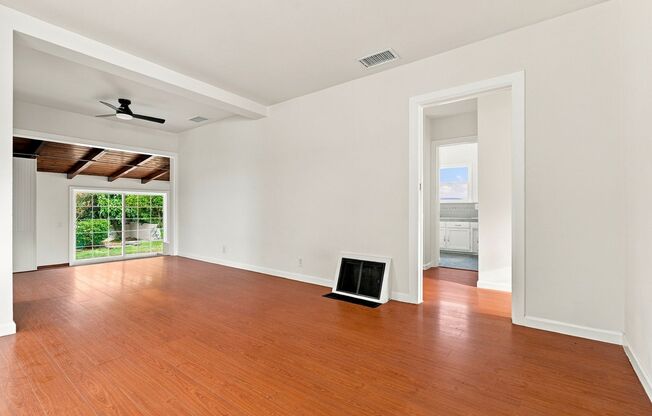3 beds, 1.5 baths, $4,300