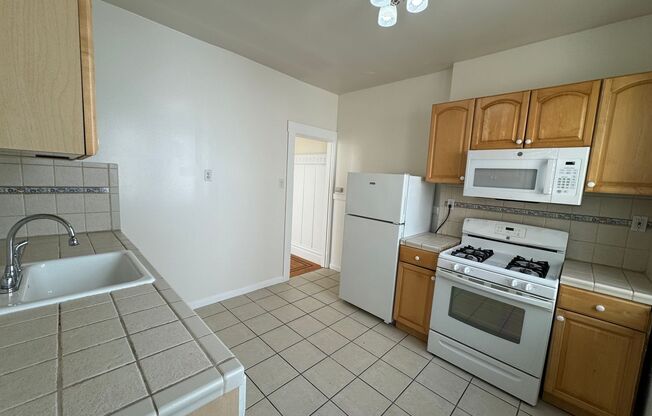 2 beds, 1 bath, 720 sqft, $2,995, Unit 60