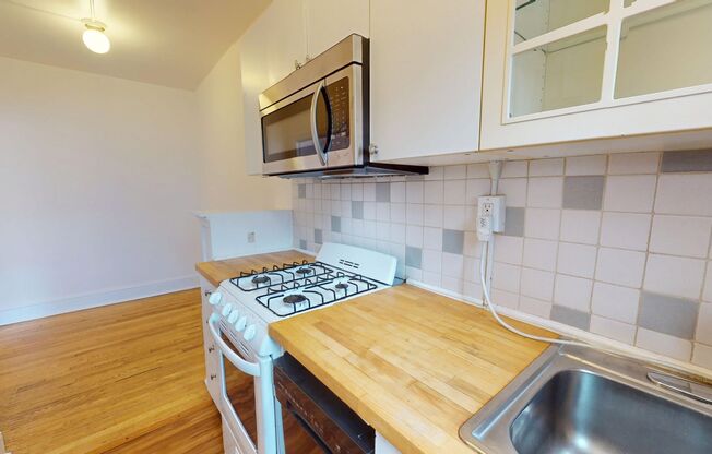 Kalorama Studio Apartment W/Roof Top
