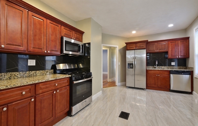 3 beds, 1 bath, 1,175 sqft, $3,000, Unit 2
