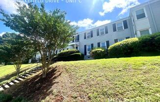 404 WAKEFIELD DR