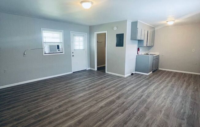 Studio Apartment Near Downtown Lewisburg – Move‑In Special Available