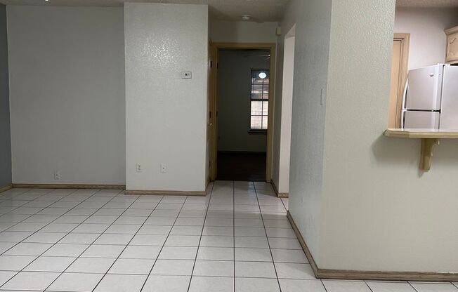 1 bed, 1 bath, 760 sqft, $725, Unit 14