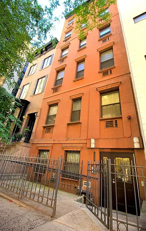 126 E 31 ST