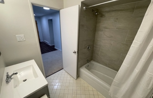 515 E AVE 105