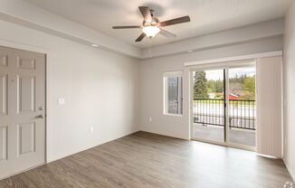2 beds, 1 bath, 843 sqft, $1,525, Unit Unit # 225