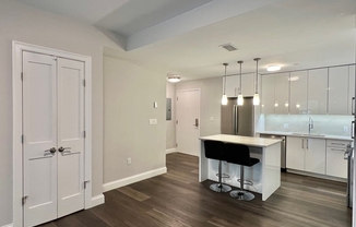 1 bed, 1.5 baths, 869 sqft, $3,750, Unit 401