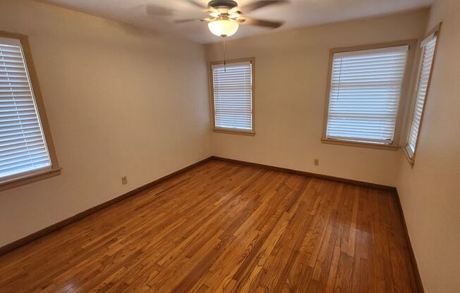 3 beds, 1 bath, $1,595