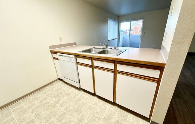 2 beds, 1 bath, 826 sqft, $1,150, Unit 3