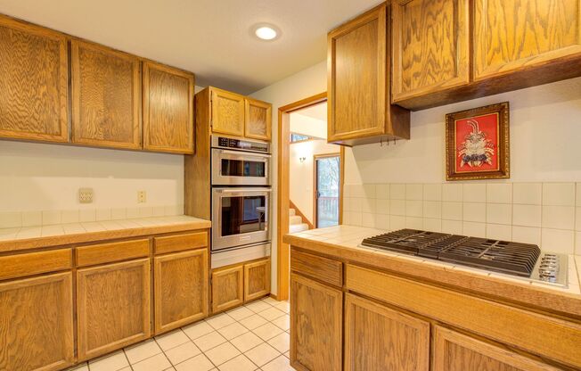 3 beds, 2.5 baths, $3,700