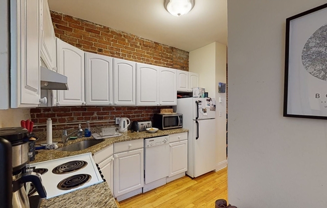 2 beds, 1 bath, 750 sqft, $3,695, Unit 11
