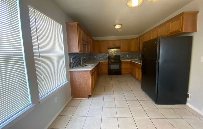 3 beds, 1 bath, $1,175