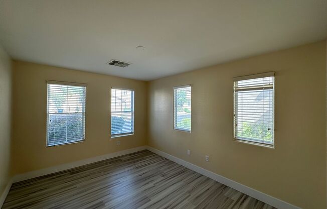FALCON POINTE