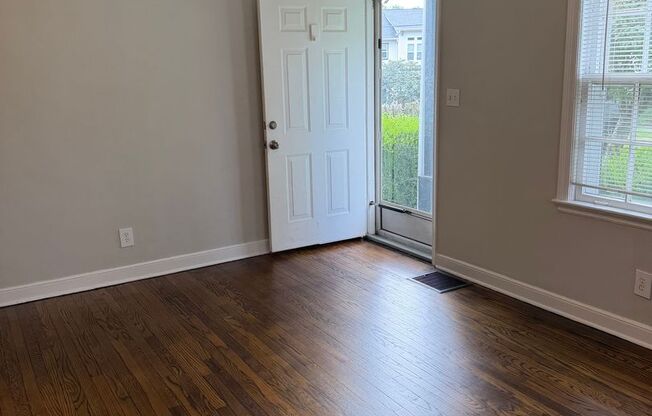 Adorable Cottage in East Nashville- Minutes to Coffee & Restaurants