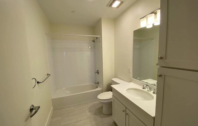2 beds, 2 baths, 997 sqft, $3,500, Unit 304