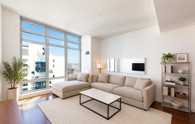 1 bed, 1 bath, 762 sqft, $6,500, Unit 31Y