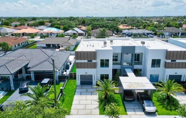 3900 SW 137 CT