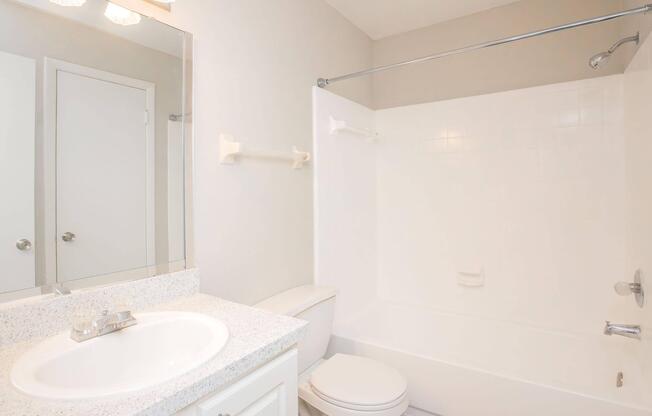 2 beds, 2 baths, 950 sqft, $1,299