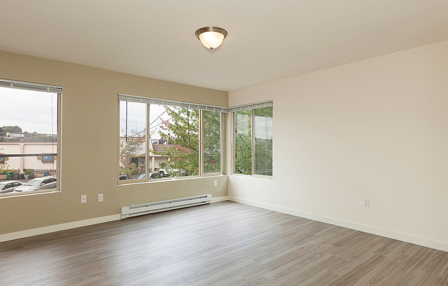 2 beds, 2 baths, 930 sqft, $2,976, Unit 307